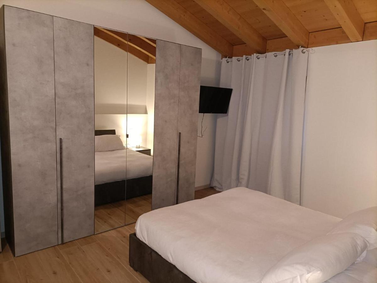 B&B In Fattoria Berzo San Fermo ภายนอก รูปภาพ