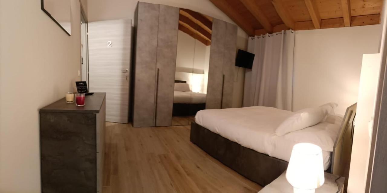 B&B In Fattoria Berzo San Fermo ภายนอก รูปภาพ